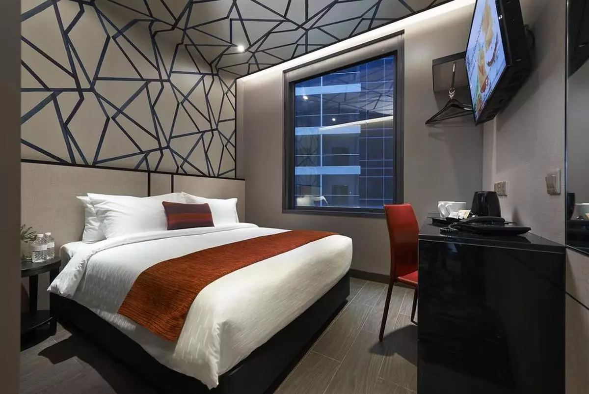Hotel Boss singapure single room (Copy).jpg